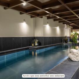 Hôtel & SPA Le Chêne Vert, hotel v mestu Brive-la-Gaillarde