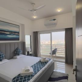 Namah Resort stay with kitchen near Prem Mandir, khách sạn ở Vrindāvan