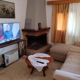 Super central apartment with a view, hotel sa Karpenision