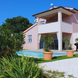 Apartment Villa ElFi with private pool