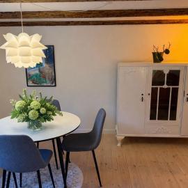 Villa Fuga kælderlejlighed, hotel a Jelling