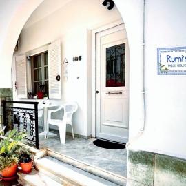 Rumi's Paros house-Port,Old town,100 doors Church in the heart of Parikia, hotel in Parikia