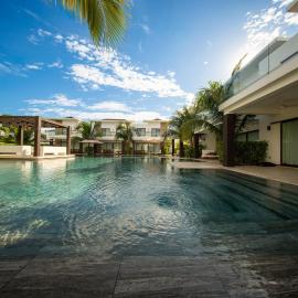 Pool entry villa for in private complex in Monterrico