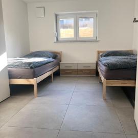 Gästehaus Wain I Monteur- & Ferienwohnung für 5 I 2 SZ I Terrasse I Parkplatz I WLAN
