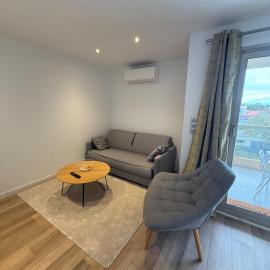 Charment appartement à Golfe Juan, hotel em Vallauris