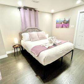 Violet Escape Modern Apt 1B 1B, Kitchen, Parking, hotel u gradu Ričmond Hil