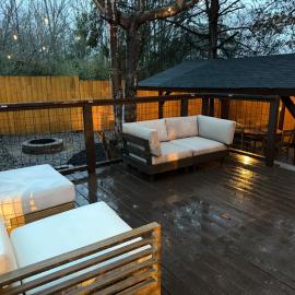 Outdoor Living - Hot Tub - Breakfast - Fenced Yard - Near Attractions
