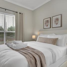 Sapphire 1BD Loft - Pool, Gym & Free Parking!
