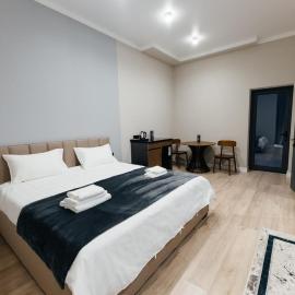 AURA hotel, hotel di Taraz