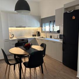 Elena's House, hotel a Methana