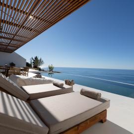 Amore Luxury Villas Resort، فندق في أثانيون