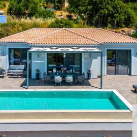 Casa Del Sole Villa with Infinity pool in Mousata!