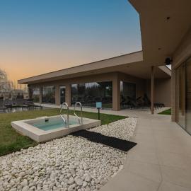 Mjus Resort & Thermal Park, hotel u gradu Kermend