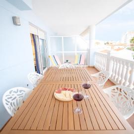 Dúplex tranquilo frente al mar en Xilxes Terraza, parking y WiFi, hotelli kohteessa Chilches