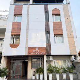 Hotel Casa Square, hotell i Indore