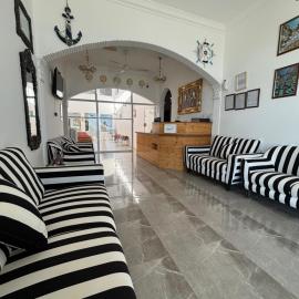 Nomad Bay, hotel i Jurayf