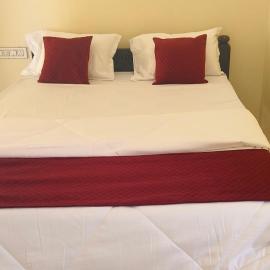 Rk comforts & lodge, hotel a Madhugiri