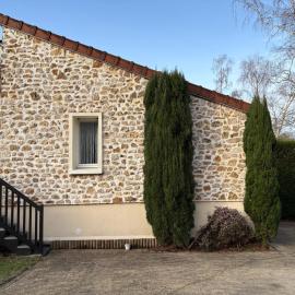 studio lumineux, au calme, accessible, à Gif sur Yvette