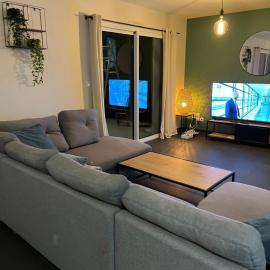 Maison moderne chaleureuse & lumineuse - Pyrénées, hotel in Argelès-Gazost