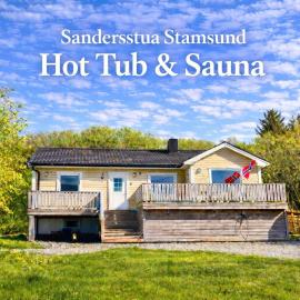 Familyfriendly-modern, in the fishingtown Stamsund, with Sauna and Jacuzzi, hotel i Stamsund