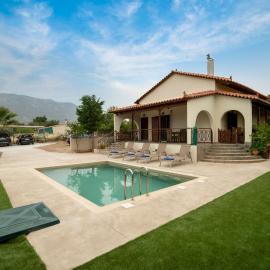 Villa Olivia, hotel a Loutráki