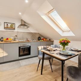 Yello Homes - 4 Gäste - 3 Zimmer - gemütlich & luxuriös, viešbutis Hercogenaurache