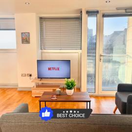 Bright York City Centre 2-Bed Apartment with View - Best Location in Town
