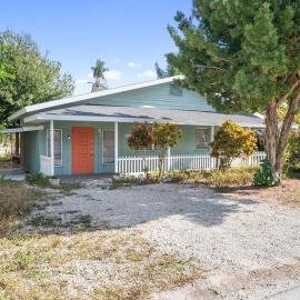 House - Minutes from Siesta Key!