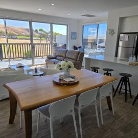 3rd On Troon, hotel in Normanville