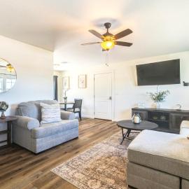 Stylish New Construction Home、サリダのホテル