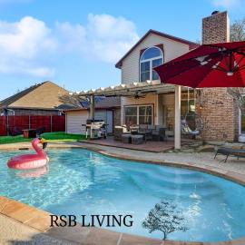 Glamorous 4BR 2B Home with Pool Game Room & Fire Pit