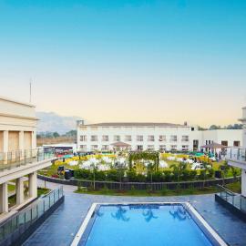 Aveda Estrella, hotel Karjatban