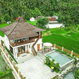 Semu Villa - Three Bedroom Private Pool Villa, Hotel in Pawenang