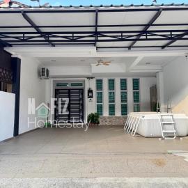 NAFIZ Pool Homestay Melaka - Fully AC 4 Rooms with 3 Toilets, PS4