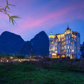 Yangshuo Yulong River Castle Hotel