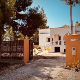 Casa Contemporánea en la Serranía, hotel a Pedralba