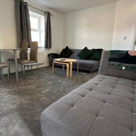 Cosy 2-Bed Maisonette-Aylesbury-Free Parking