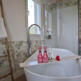 Loft con bañera, donde la ciudad es naturaleza, hotel a Ponteareas