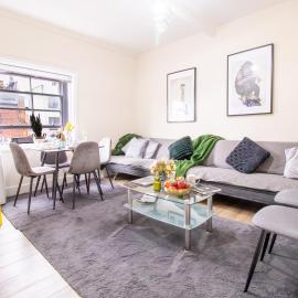 Luxury 2 Bed Apartment in the Heart of Mayfair Your Stylish London Retreat 4th floor no lift