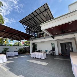 Permas Jaya Corner Homestay -Event -Party -TablePool -Karaoke -BBQ, hotel i Johor Bahru