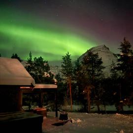 Modern cottage in Skibotn โรงแรมในFossmo