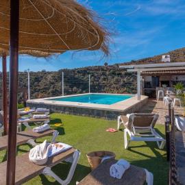 Cortijo La Envarra El Borge by Ruralidays, hotel a Moclinejo