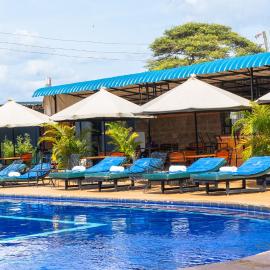 Miryams Village Inn Safari Lodge, hotel em Sultan Hamud