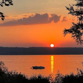 Ferienhaus Ammersee Traum von Bett und Terrasse, hotel in Herrsching am Ammersee