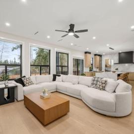 Luxury 5BR Modern Home Huge Open Layout
