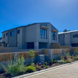 12 Langdown Ridge