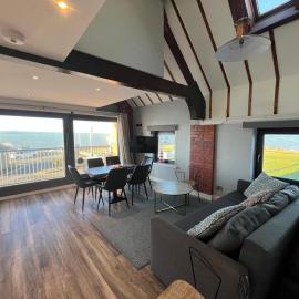 The Lifeboat & Seaview Terrace, hotel a Skerries