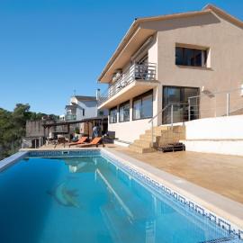 Mima House with Pool, hôtel à Canyelles