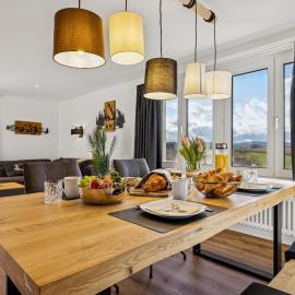 Suite4you Erlen l Privater Indoorpool ganzjährig beheizt & Sauna l 10min zum Bodensee, Parkplatz & WLAN, hótel í Erlen