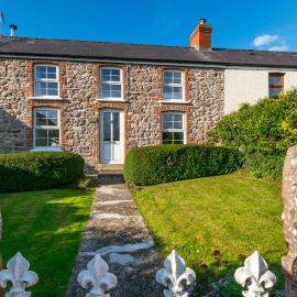 3 Bed in Gower oc-hh150